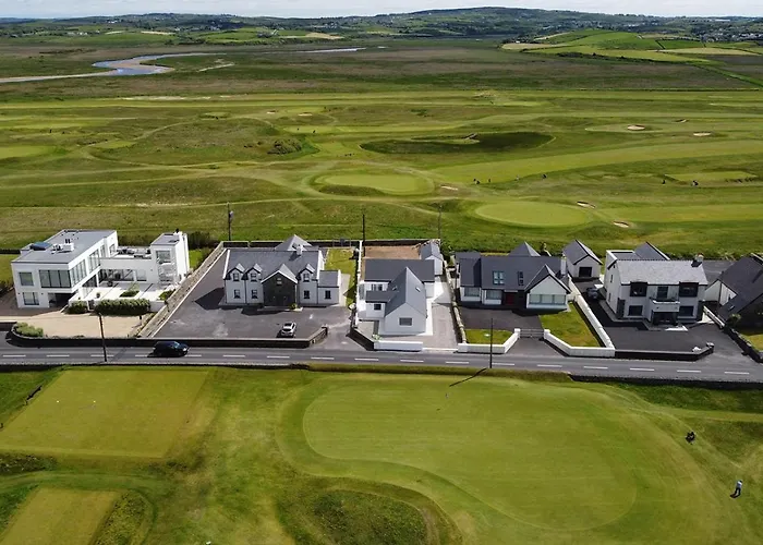 Holiday home Klondell House